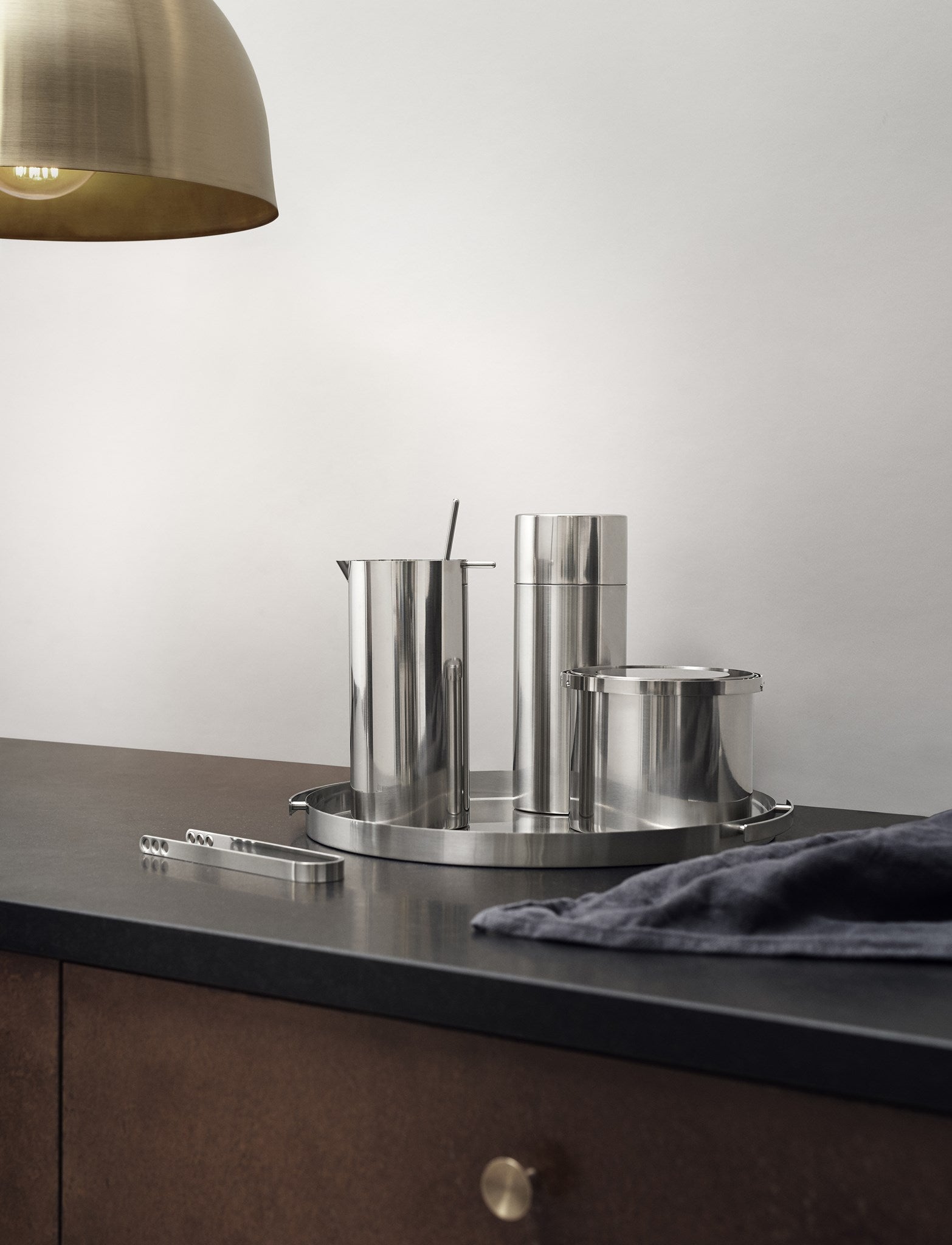 Arne Jacobsen cocktail shaker 25.4 oz - Apparel image 2