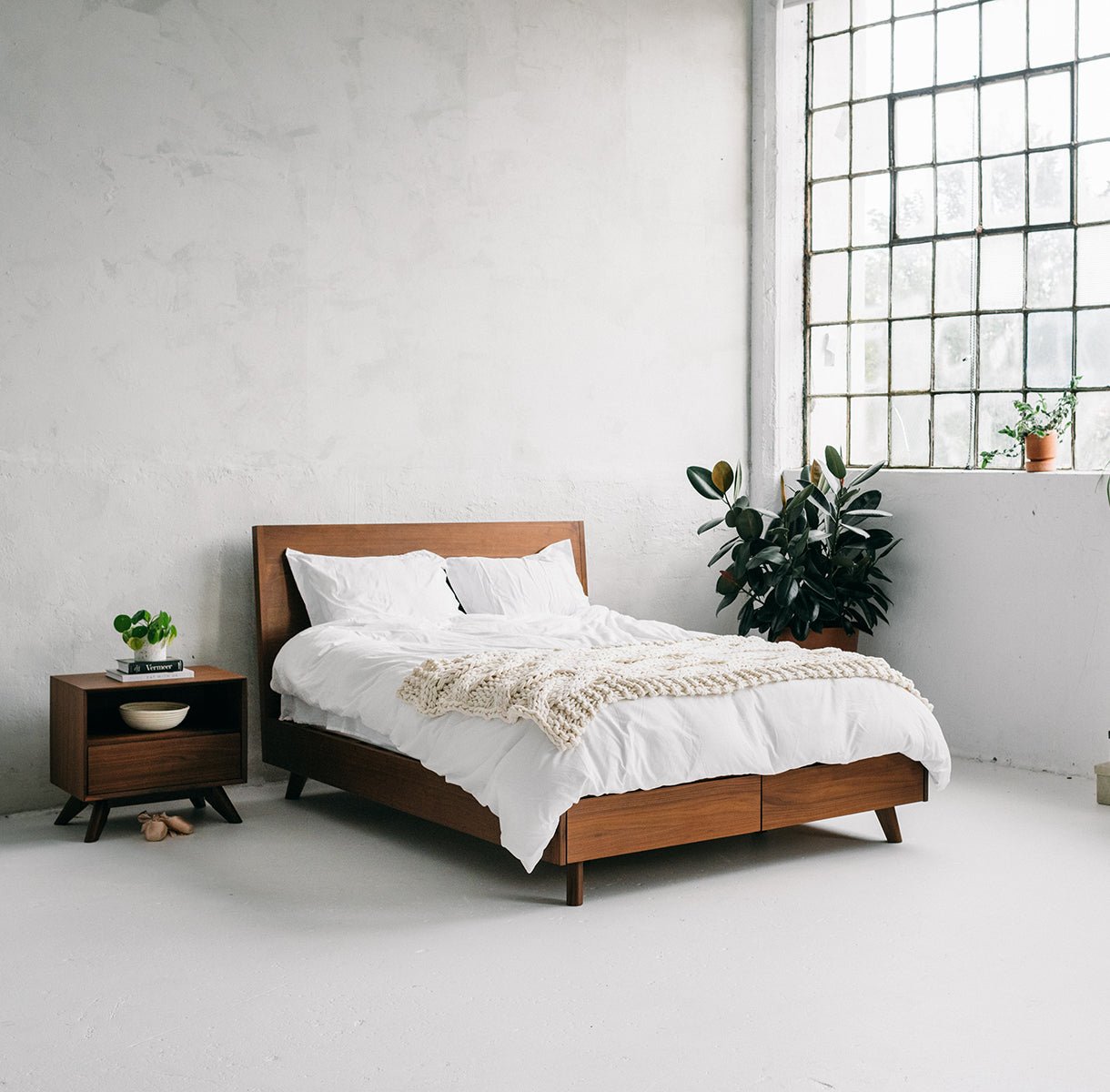 Joey - Walnut Storage Bed - Furniture image 2