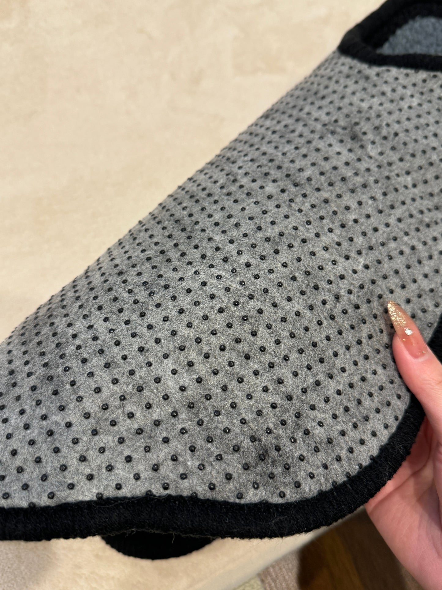 Tort Bunny Tufting Ruggie - Misc image 4