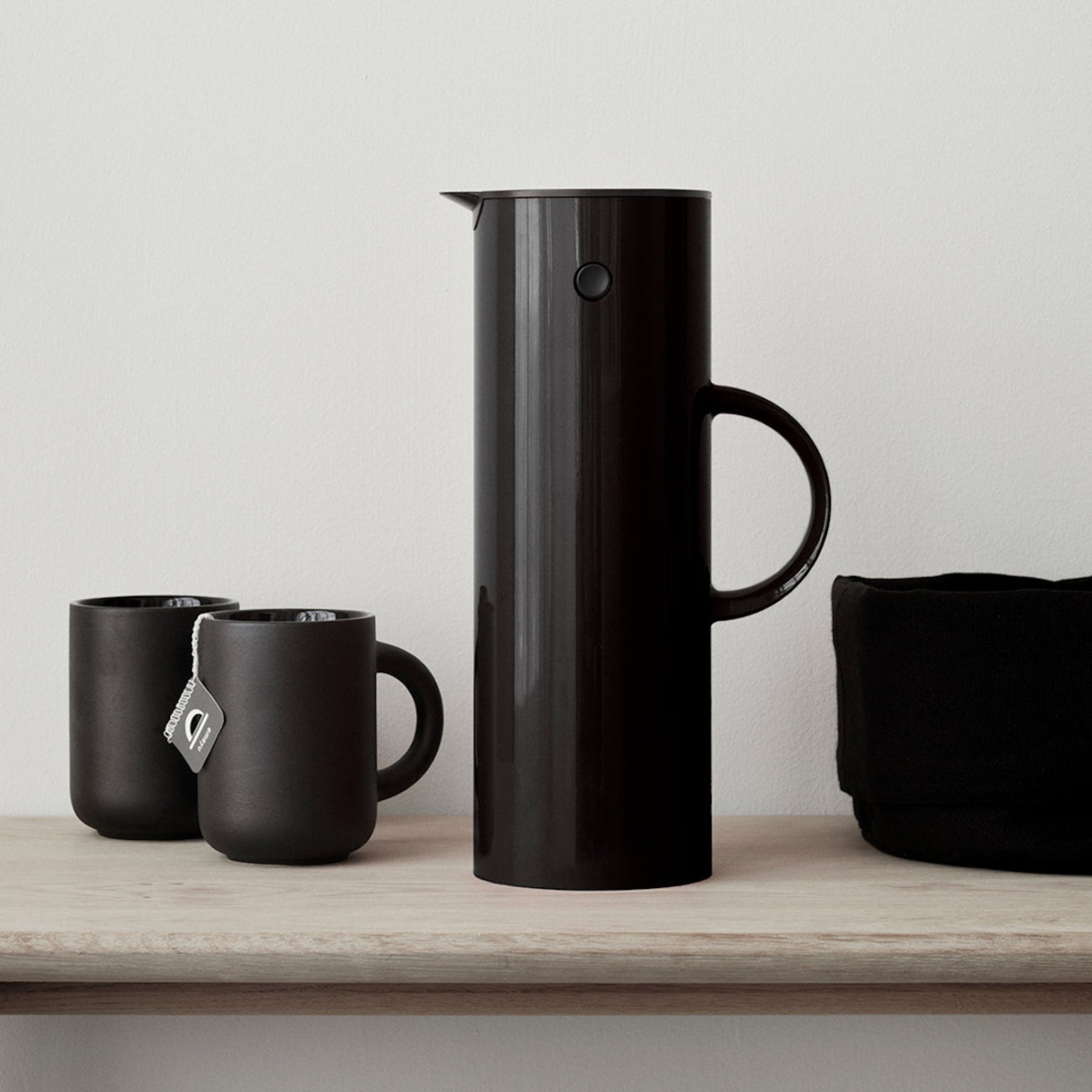 EM77 vacuum jug 1L - black - Kitchen & Dining image 2
