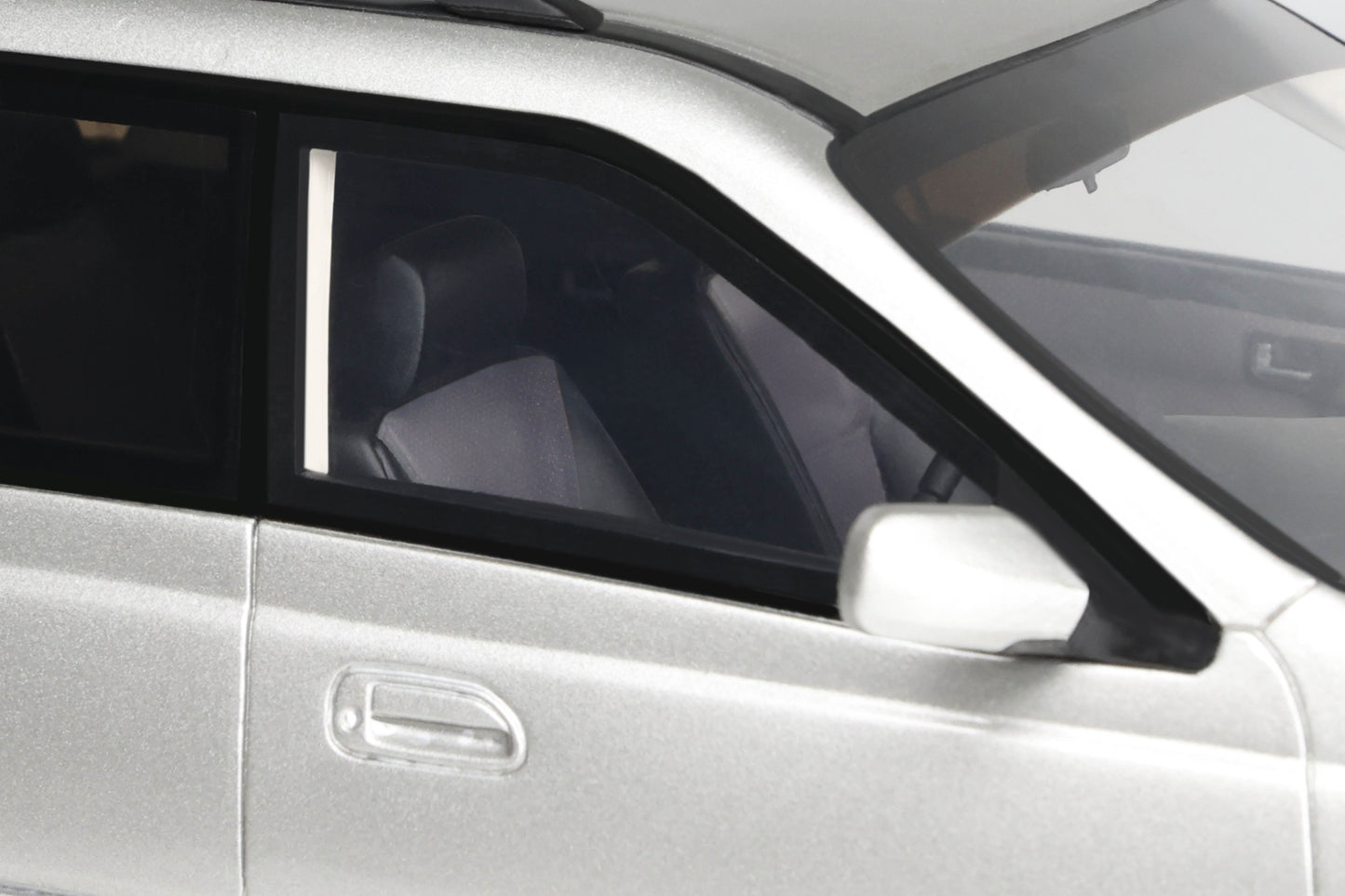 OttOmobile - Nissan Stagea Autech Version 260RS (Sonic Silver) 1:18 Scale Model Car - Jewelry image 11