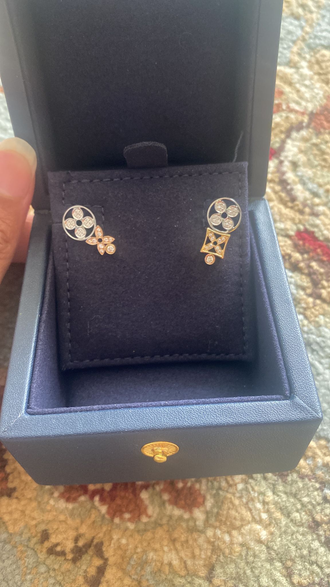 Diamond Earrings - Jewelry image 1