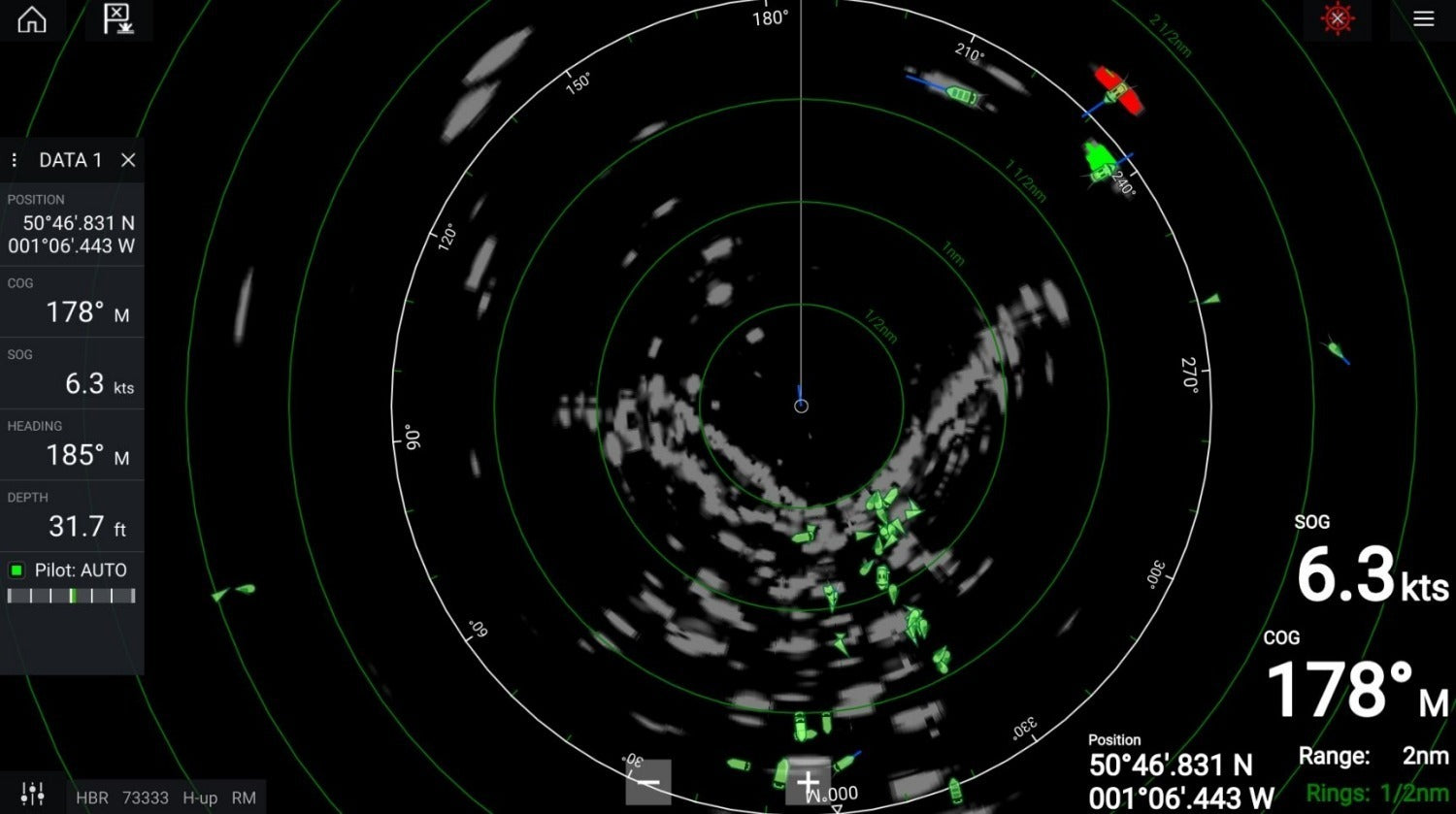 Raymarine Quantum 2 Q24D Doppler Radar with 10m Power and Data Cables White T70416 - Misc image 1