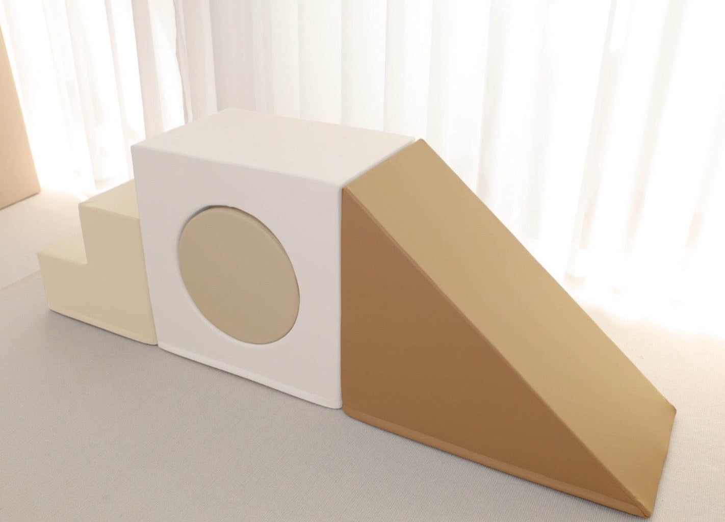 Climber in Sand - Misc image 1