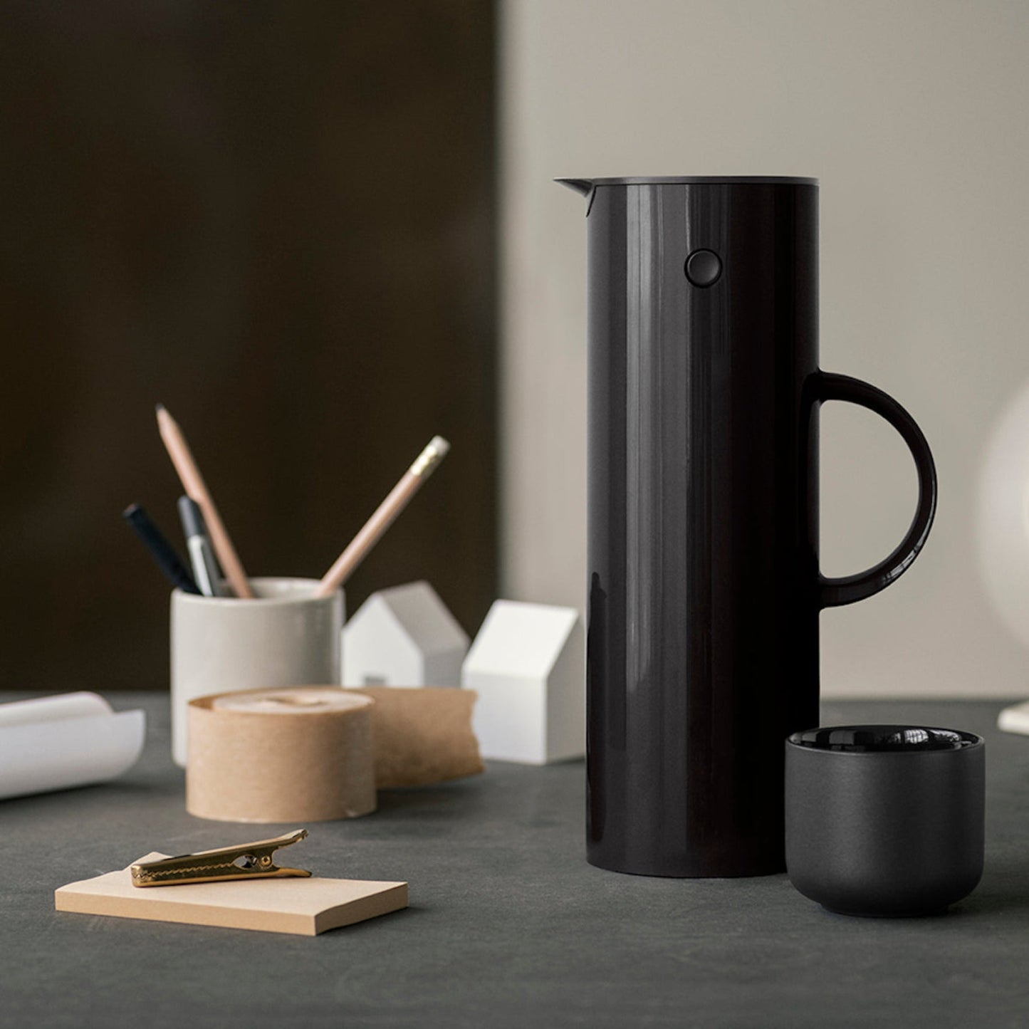 EM77 vacuum jug 1L - black - Kitchen & Dining image 3