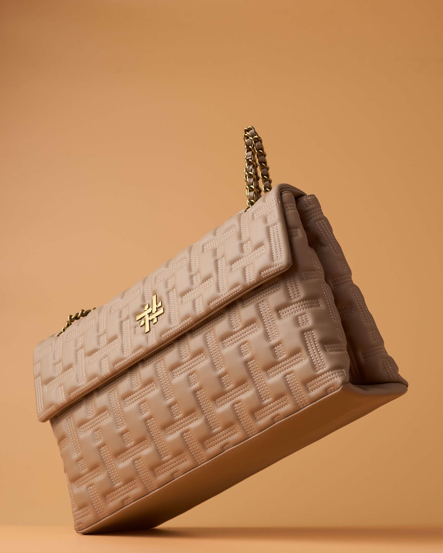 ZOYA FLAP BAG IN NUDE (XL) - Accessories image 4