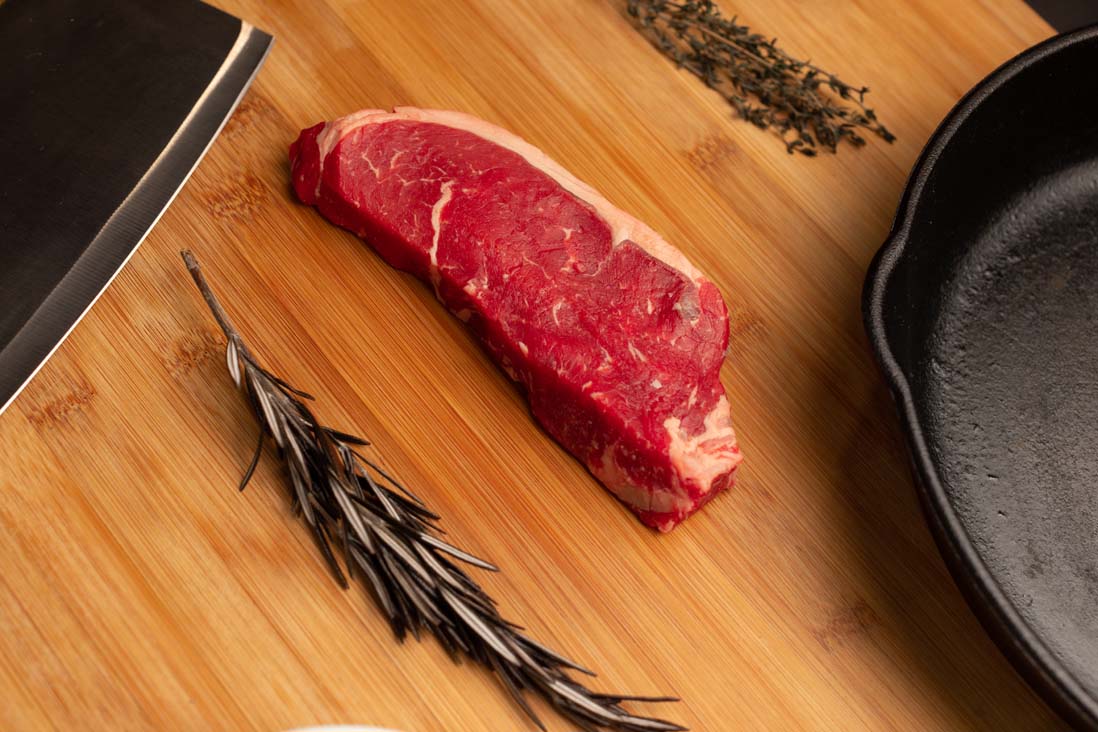 Australian Beef Striploin Steak Centre Cut  - (4 x 8oz) - Kitchen & Dining image 1