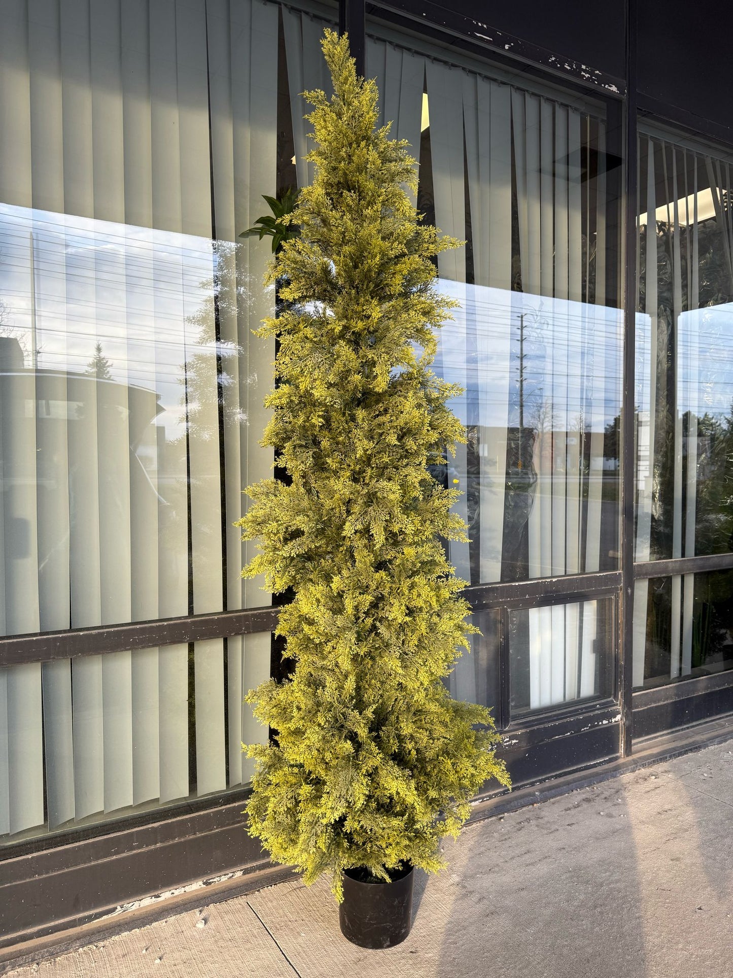 Artificial Cedar tree with UV resistance -8' - Kitchen & Dining image 1