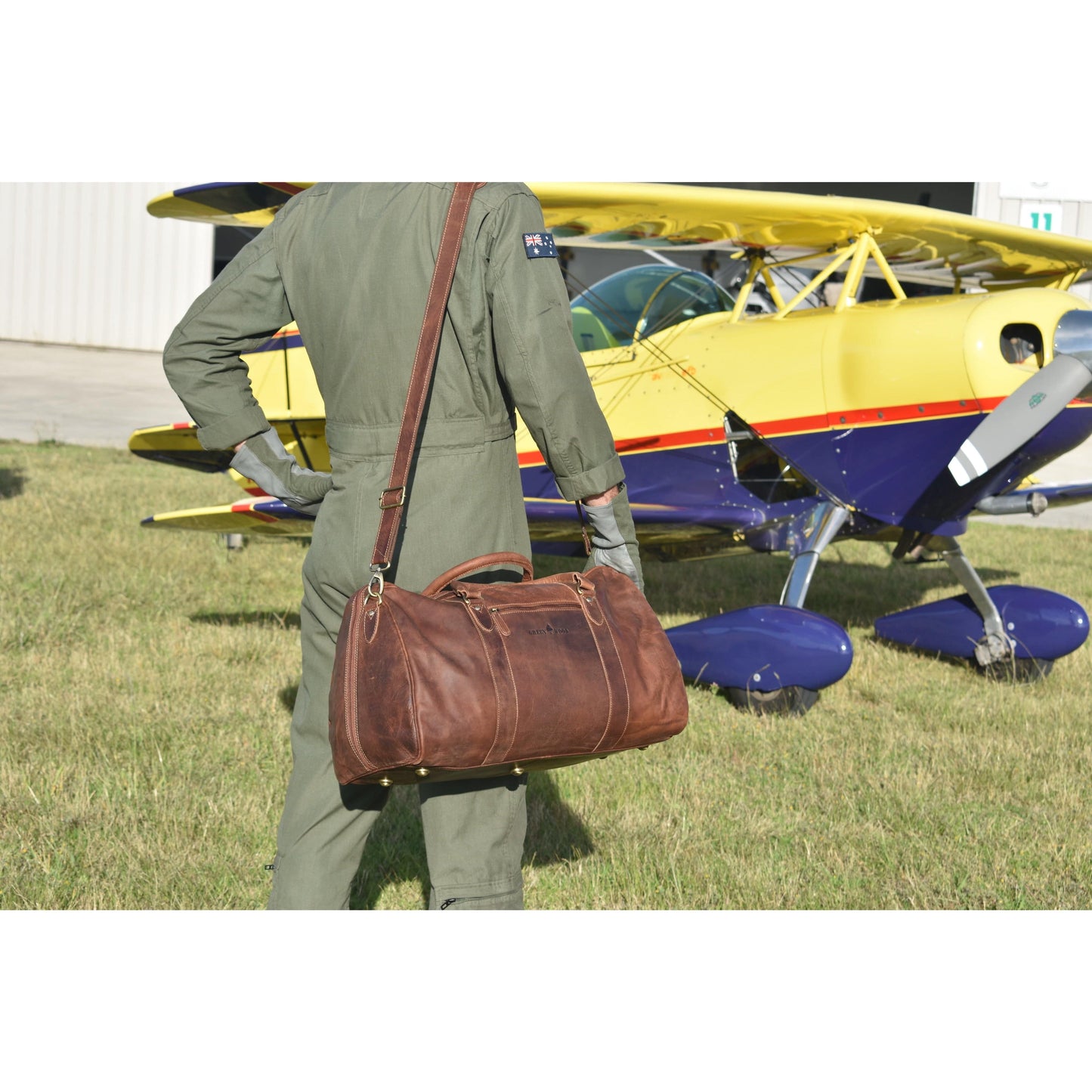 Leather Overnight Travel Bag Victoria - Sandal - Accessories image 8