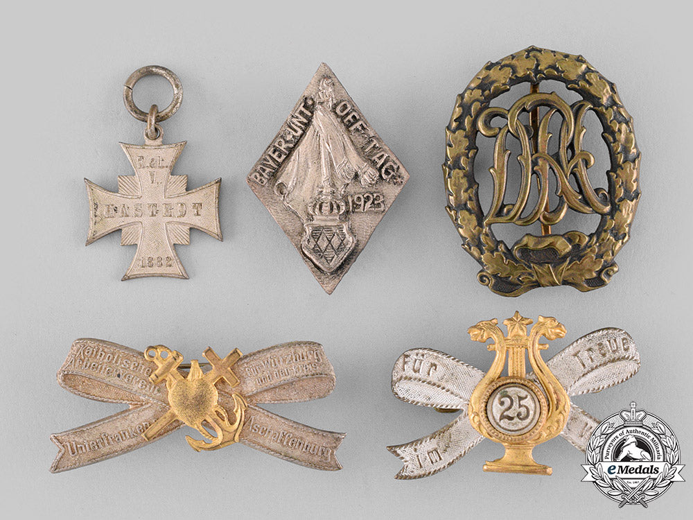 Germany, Weimar Republic. A Lot Of Badges - Misc image 1